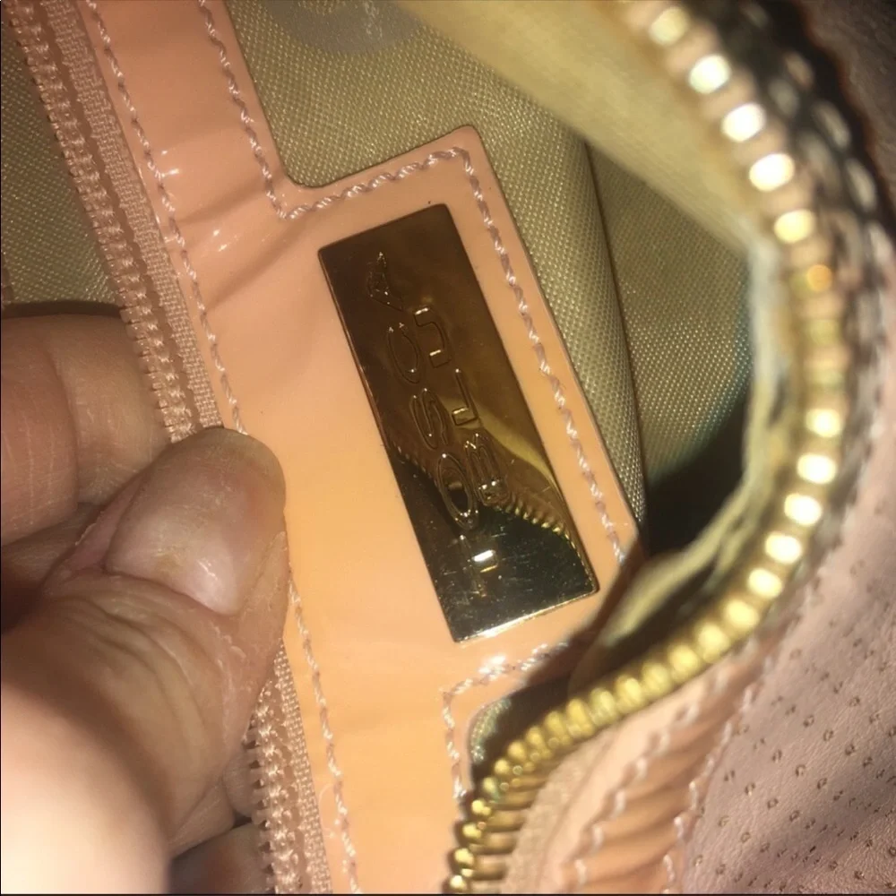 Tosca Blu Leather hobo in pastel pink